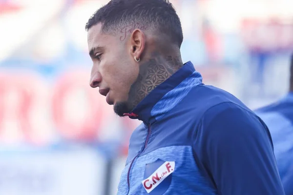 Juan Izquierdo é clicado durante um dos jogos do Nacional - Metrópoles