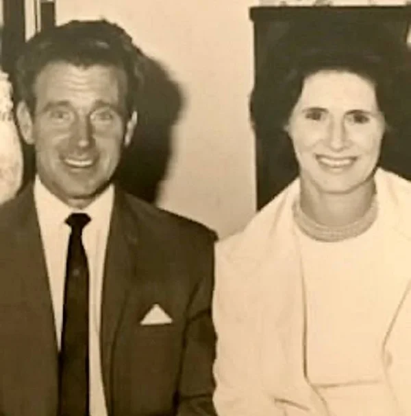 Juntos há 69 anos, casal dá as mãos para último adeus em hospital - destaque galeria Juntos há 69 anos, casal dá as mãos para último adeus em hospital - destaque galeria