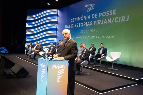 Luiz Césio Caetano toma posse como presidente da Firjan