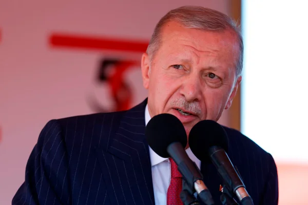 O Imagem colorida do presidente turco, Recep Tayyip - Metrópoles