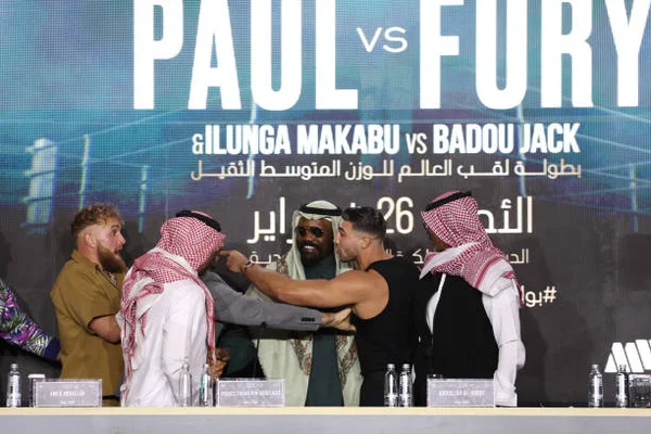 A esperada luta de Jake Paul com Tommy Fury pode ter CR7 na plateia