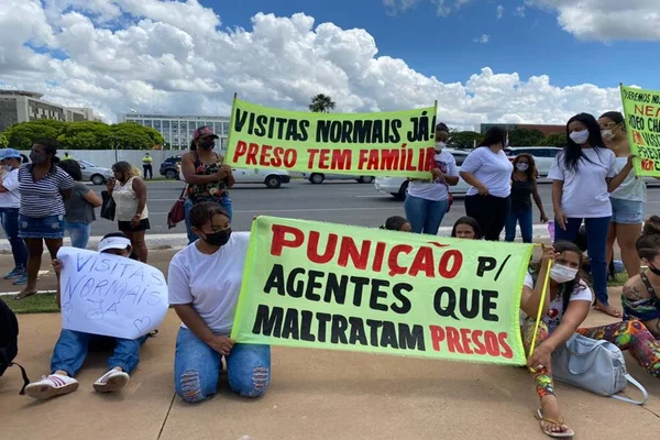 Familiares de presos denunciam supostos maus-tratos na Papuda