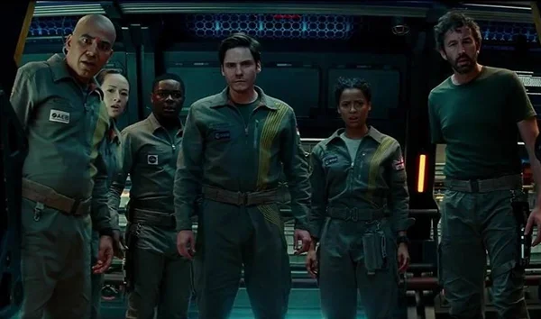 Crítica: Cloverfield Paradox força a barra para expandir franquia