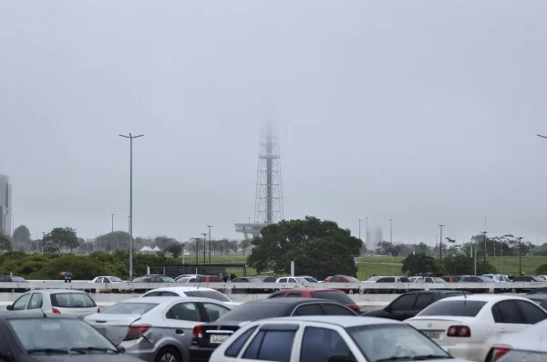 DF amanhece coberto por neblina