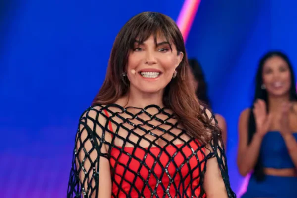 Márcia Goldschmidt cai no banheiro e bate a cabeça