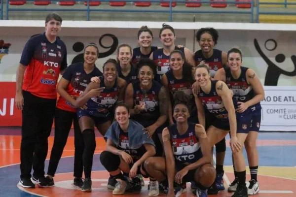time de basquete feminino kto blumenau
