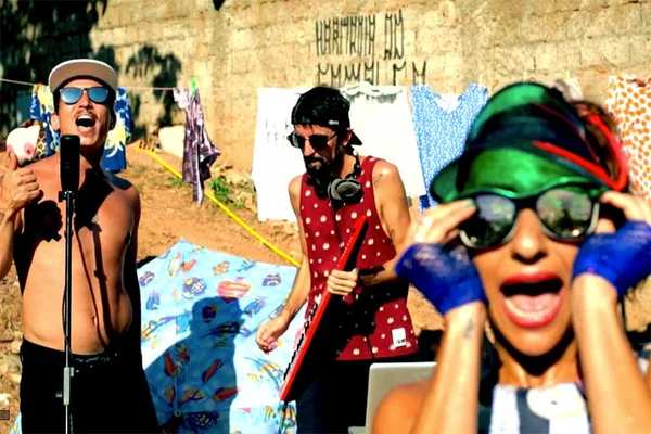 Brasiliense Harmonia do Sampler lança remixes de hinos do Carnaval
