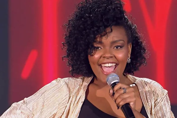 Moradora de Águas Claras encanta jurados do The Voice Brasil