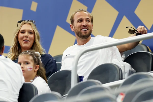 Copa do Mundo: Inglaterra limita visitas e deixa WAGs a 2 mil km