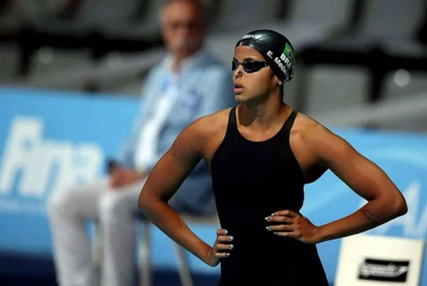 Etiene Medeiros perde a final dos 50m nado livre feminino
