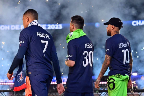 Reviravolta no PSG: Neymar pode ficar como o astro principal do time