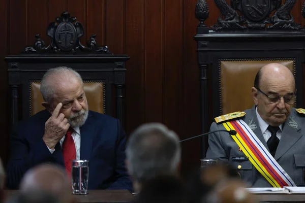 Após gestos de Lula, militares apostam em trégua com governo