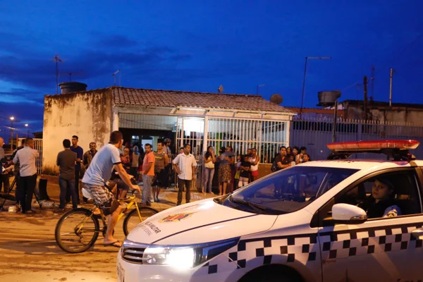 “Meu filho foi executado por causa de um celular velho”, diz bombeiro