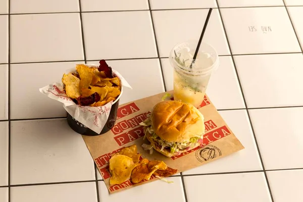 Páprica Burger abre nova unidade em Águas Claras no dia 30 de novembro