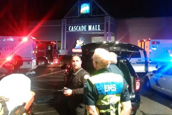 Tiroteio em shopping deixa cinco mortos nos EUA