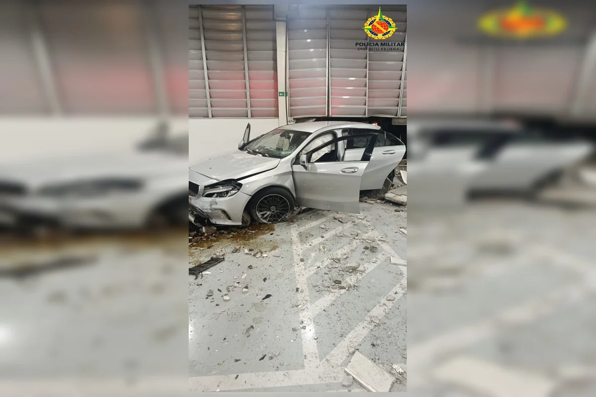 Motorista bêbado foge de polícia e invade concessionária no DF