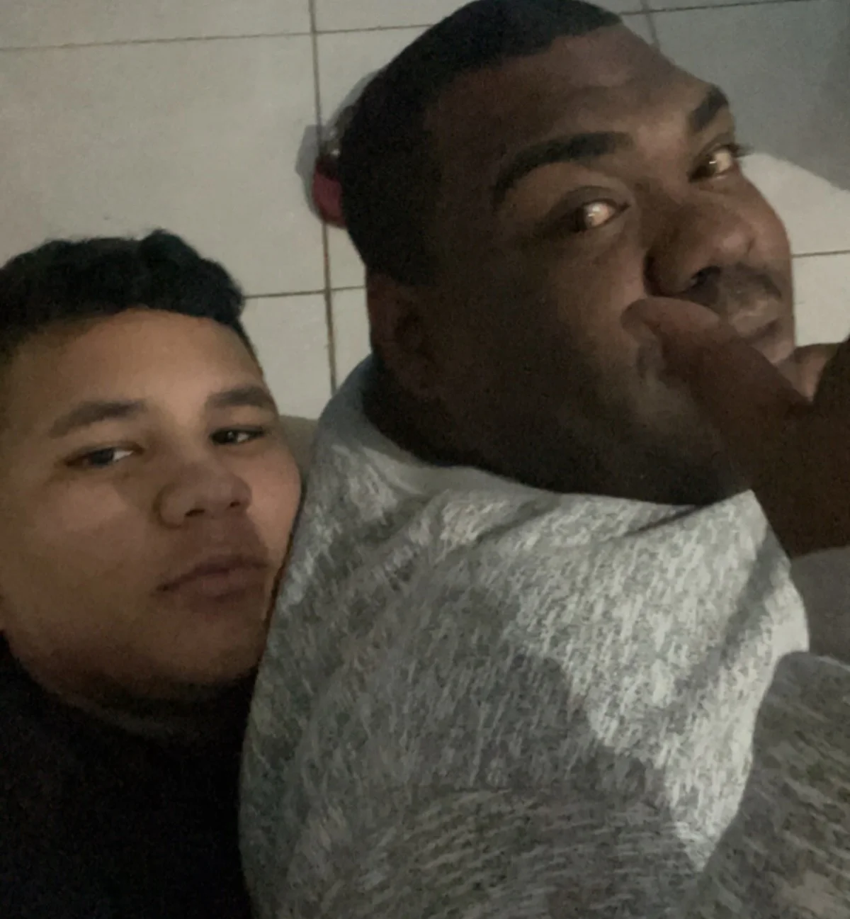 Kayky Bezerra e Nego Jader fazem selfie Kayky Bezerra e Nego Jader fazem selfie