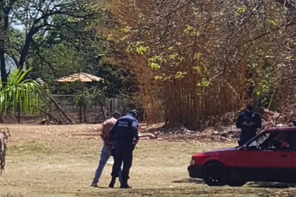Homem tenta botar fogo na ex-namorada no DF