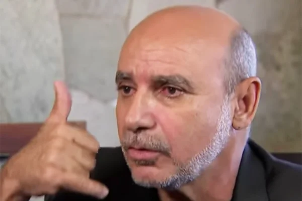 Após derrota de Bolsonaro, Queiroz cita Exército e diz: “Chegou a hora”