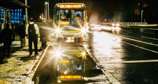Vídeos mostram briga e depredação em ônibus no Carnaval do DF
