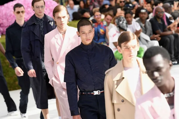 Todos os detalhes e trends da coleção de Kim Jones para a Dior Homme