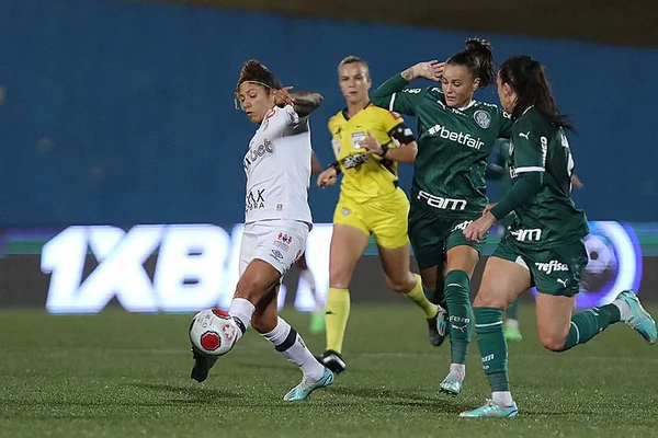 Palmeiras e Santos decidem a final do Paulistão feminino
