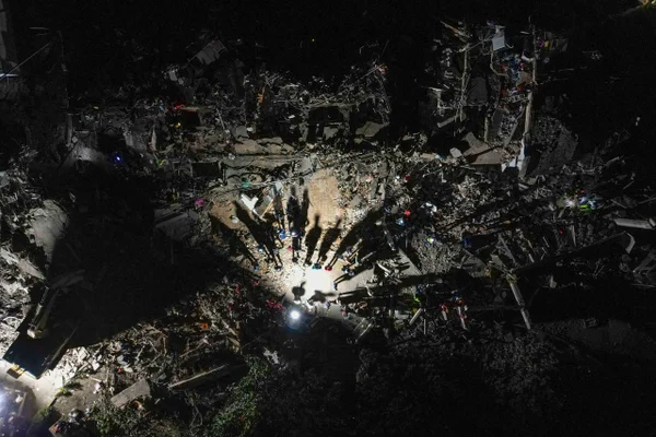Registro de destruicao apos terremoto na Venezuela metropoles