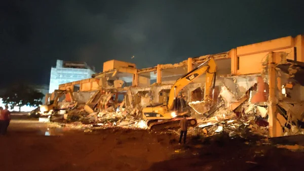 Imagem mostra fachada do Albergue da Juventude-Metrópoles