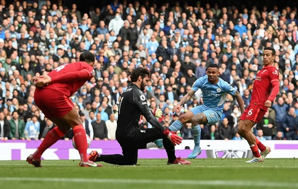 City e Liverpool fazem jogo eletrizante, mas não saem do empate