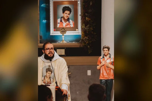 Imagem colorida mostra a Paróquia Universitária São Carlo Acutis - Metrópoles