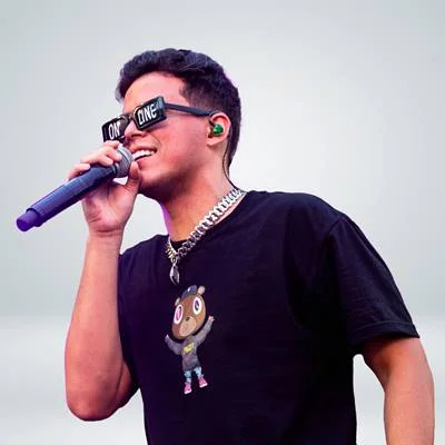 Felipe Amorim lança clipe do single No Ouvidinho, hit no TikTok