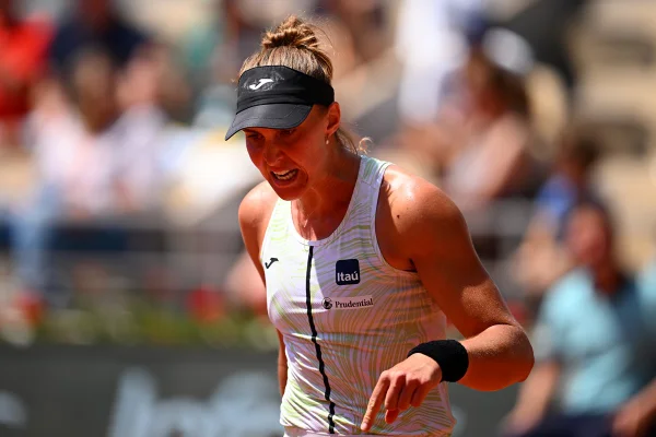 Histórico! Bia Haddad vence de novo e é semifinalista do Roland Garros