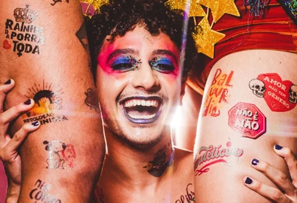 Veja onde achar as tattoos temporárias que são febre no Carnaval