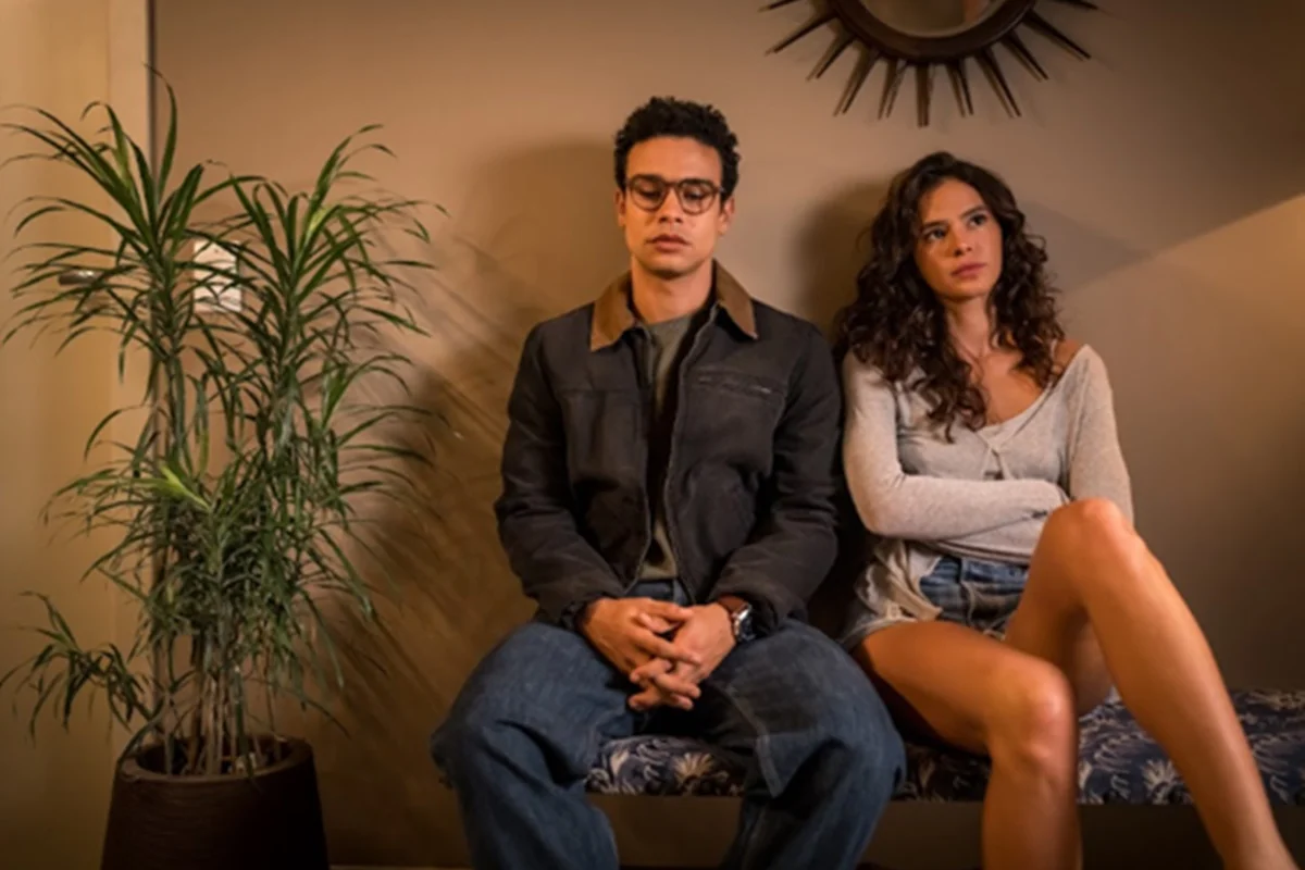 Marquezine diz que julgou atitudes da protagonista de Amor da Minha Vida