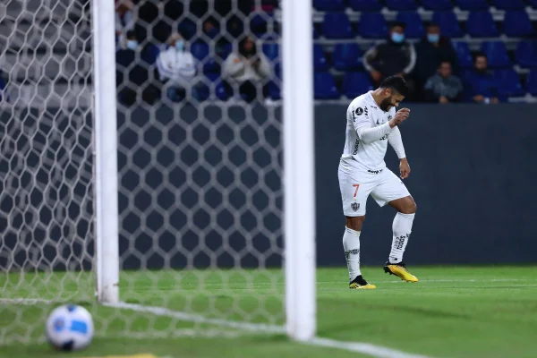 Hulk faz 50° gol no Atlético, que empata com Independiente Del Valle
