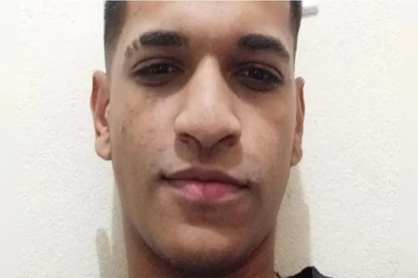 Victor Ferreira, de 21 anos