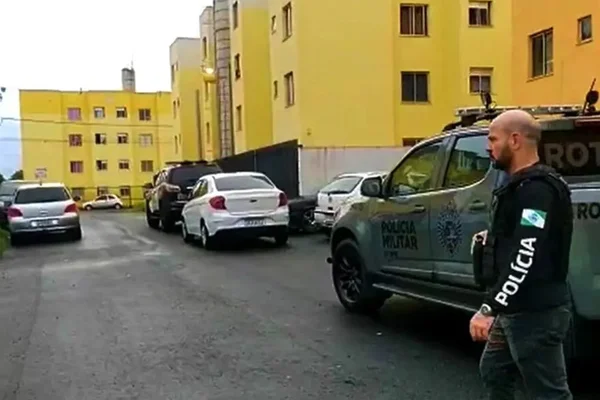 Viaturas da Polícia Civil em operação - Metrópoles