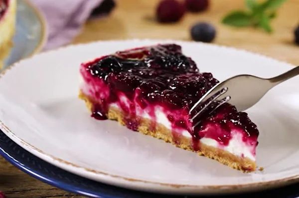 Aprenda a preparar um delicioso cheesecake de iogurte grego