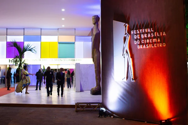 Brasília(DF), 14/09/2018. Fachada do Cine Brasília. O primeiro dia da mostra reuniu, cinéfilos, atores, diretores e produtores de cinema de todo o país. Ao completar 51 anos, o mais longevo festival de cinema do país segue com dez dias de programação.