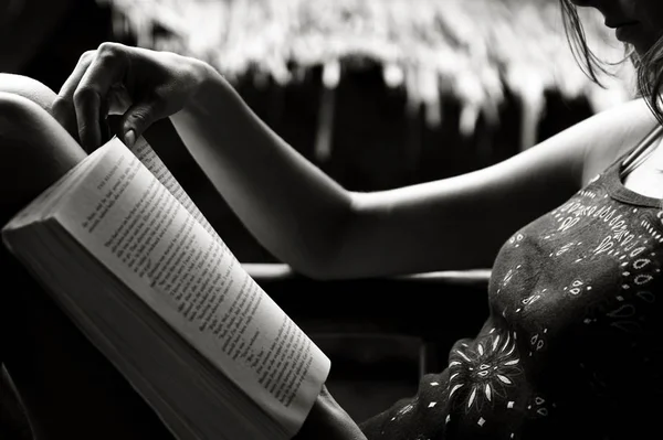 “Livros eróticos ajudam a mulher a se emancipar”, diz autora do gênero