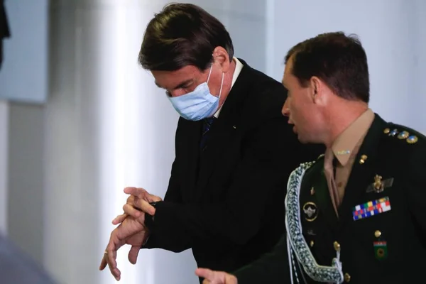 Dezoito dias após apagão, Bolsonaro visita Amapá neste sábado