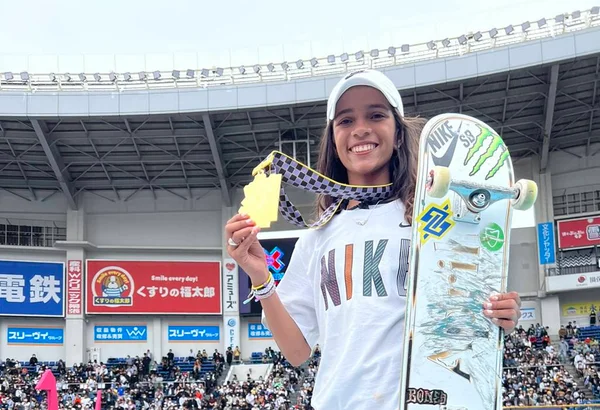Rayssa Leal leva o outo no X-Games