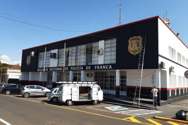 Lourival da Silva, de 65 anos, foi preso em flagrante por abuso a animais em após arrastar cachorra por 1 km em Igarapava, no interior de SP - Metrópoles
