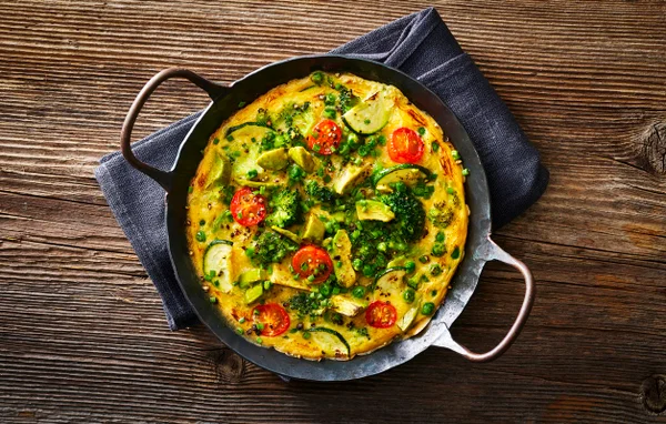 Sujando apenas uma panela: receita de frittata de batata com abobrinha