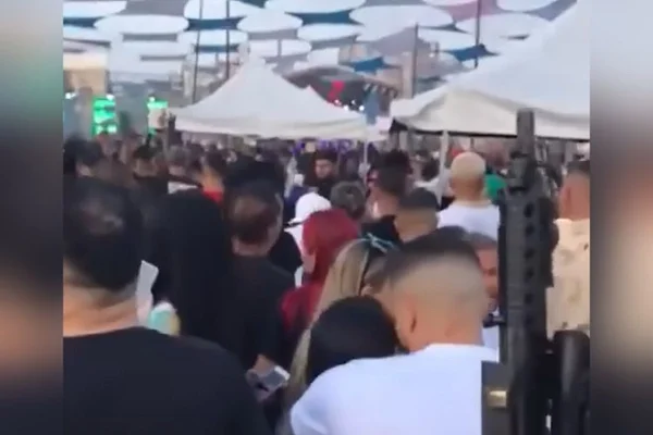 homens exibem fuzis baile funk rio de janeiro - Metrópoles