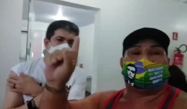 randolfe confrontado