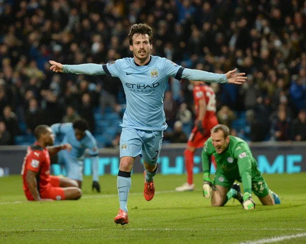 Manchester City inaugurará estátuas de dois ícones no Etihad Stadium