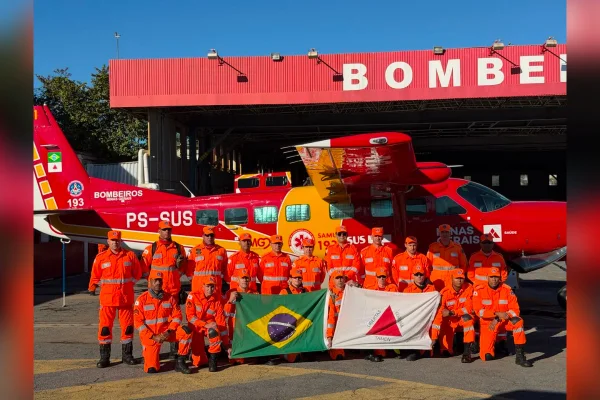 Grupo de bombeiros viaja para a Venezuela