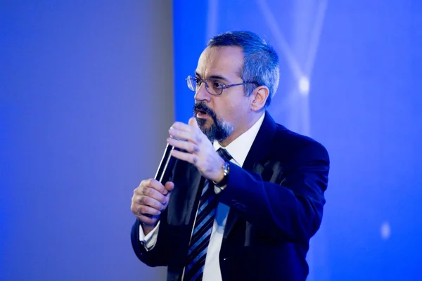 MEC lança edital para seleção de 3,9 mil professores