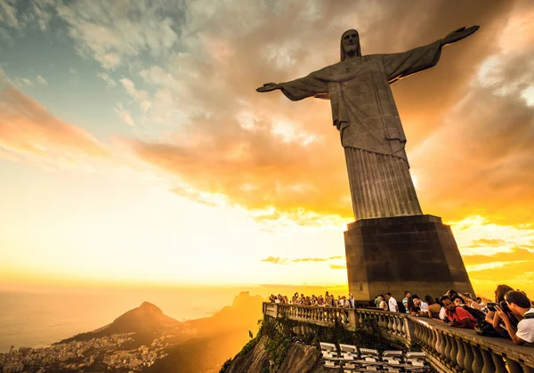 No Rio, grupo de turistas é assaltado em trilha para o Cristo Redentor